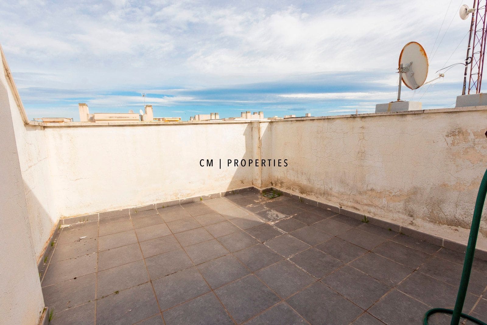 2 bedroom Penthouse for rent in Almenara with pool garage - € 1,050 (Ref: 9581245)