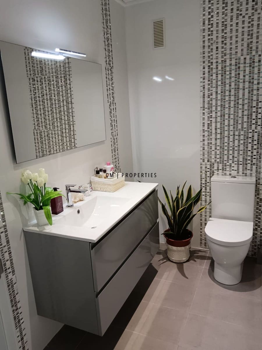 2 bedroom Flat for rent in Torrent with garage - € 1,150 (Ref: 9588465)