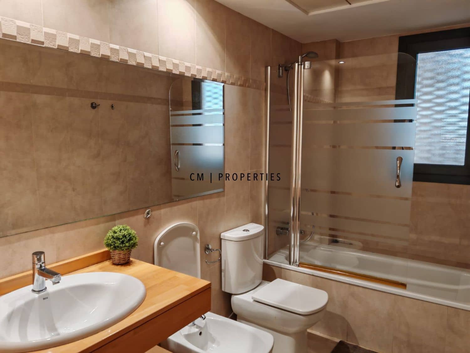 1 bedroom Flat for rent in Burjassot with pool - € 1,300 (Ref: 9593129)