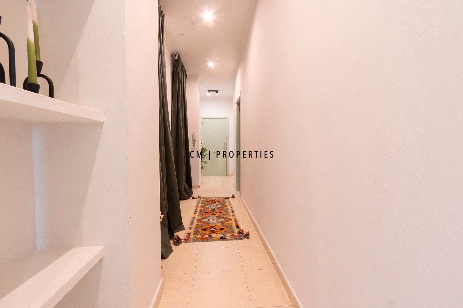 Piso de 2 habitaciones en València ciudad en alquiler - 1.900 € (Ref: 9596536)