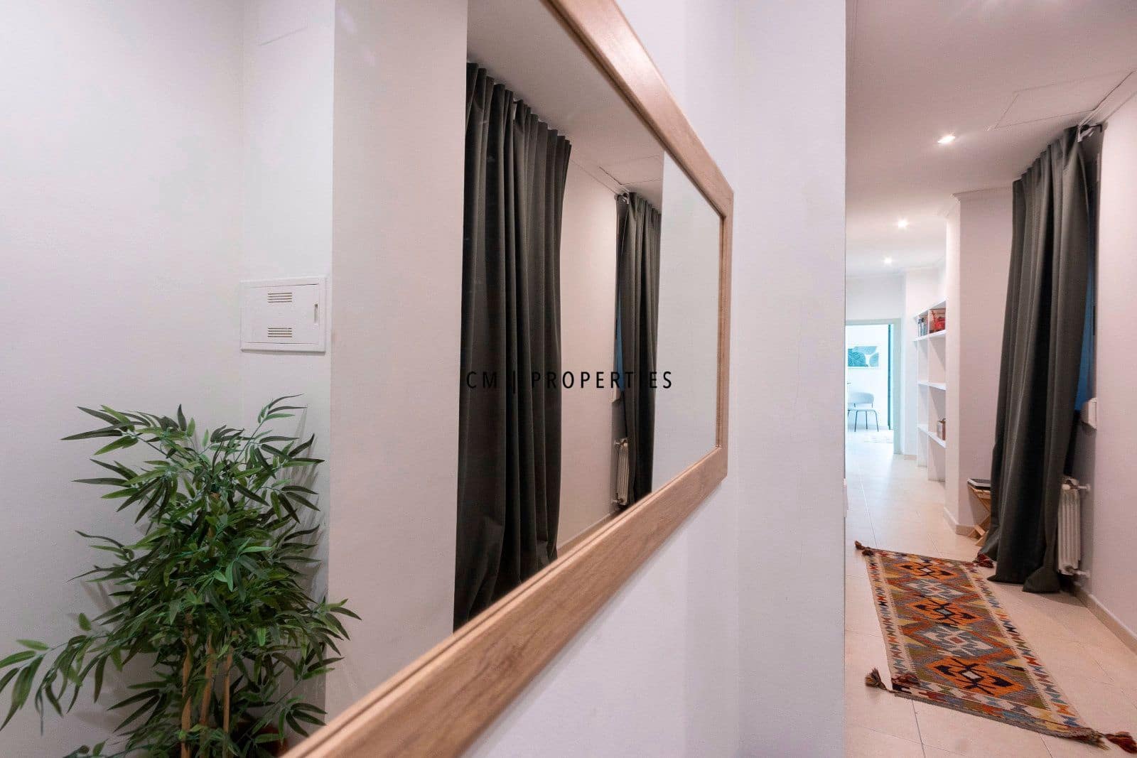 Piso de 2 habitaciones en València ciudad en alquiler - 1.900 € (Ref: 9596536)