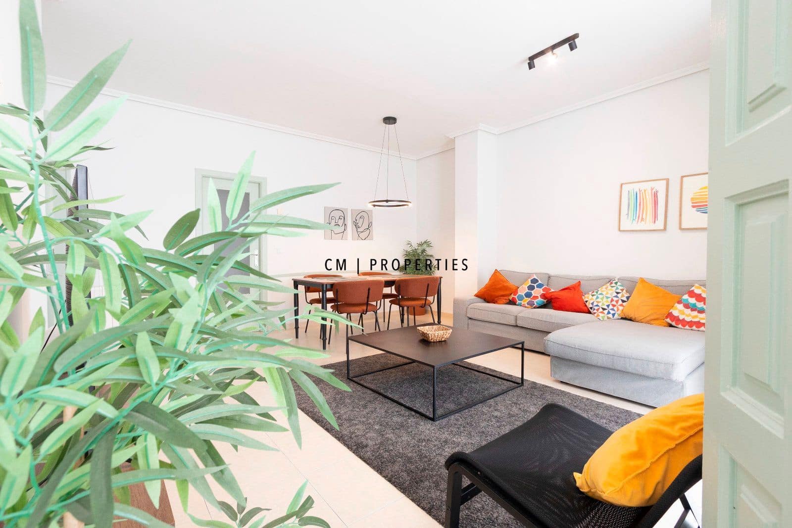 Piso de 2 habitaciones en València ciudad en alquiler - 1.900 € (Ref: 9596536)