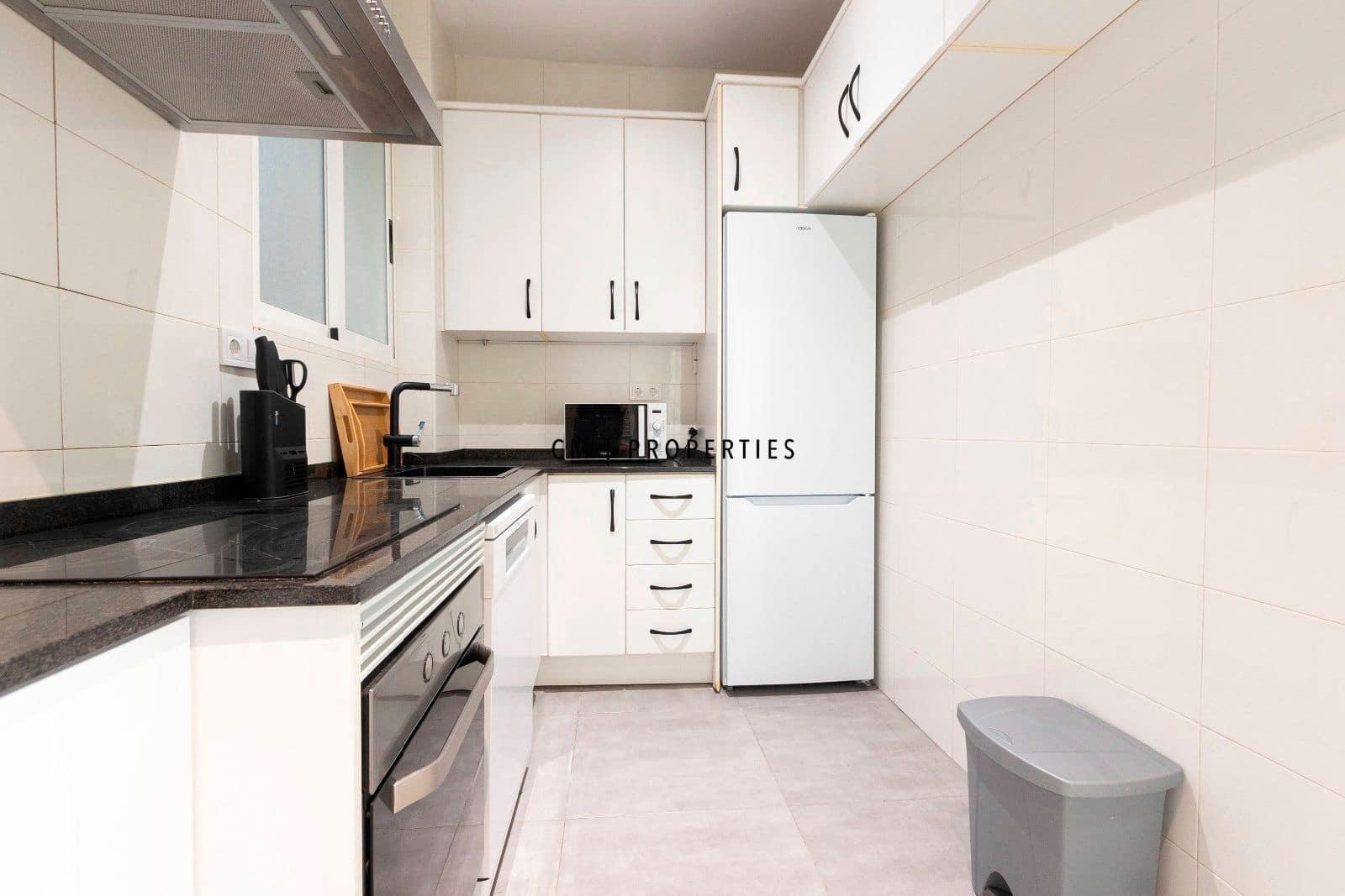 Piso de 2 habitaciones en València ciudad en alquiler - 1.900 € (Ref: 9596536)