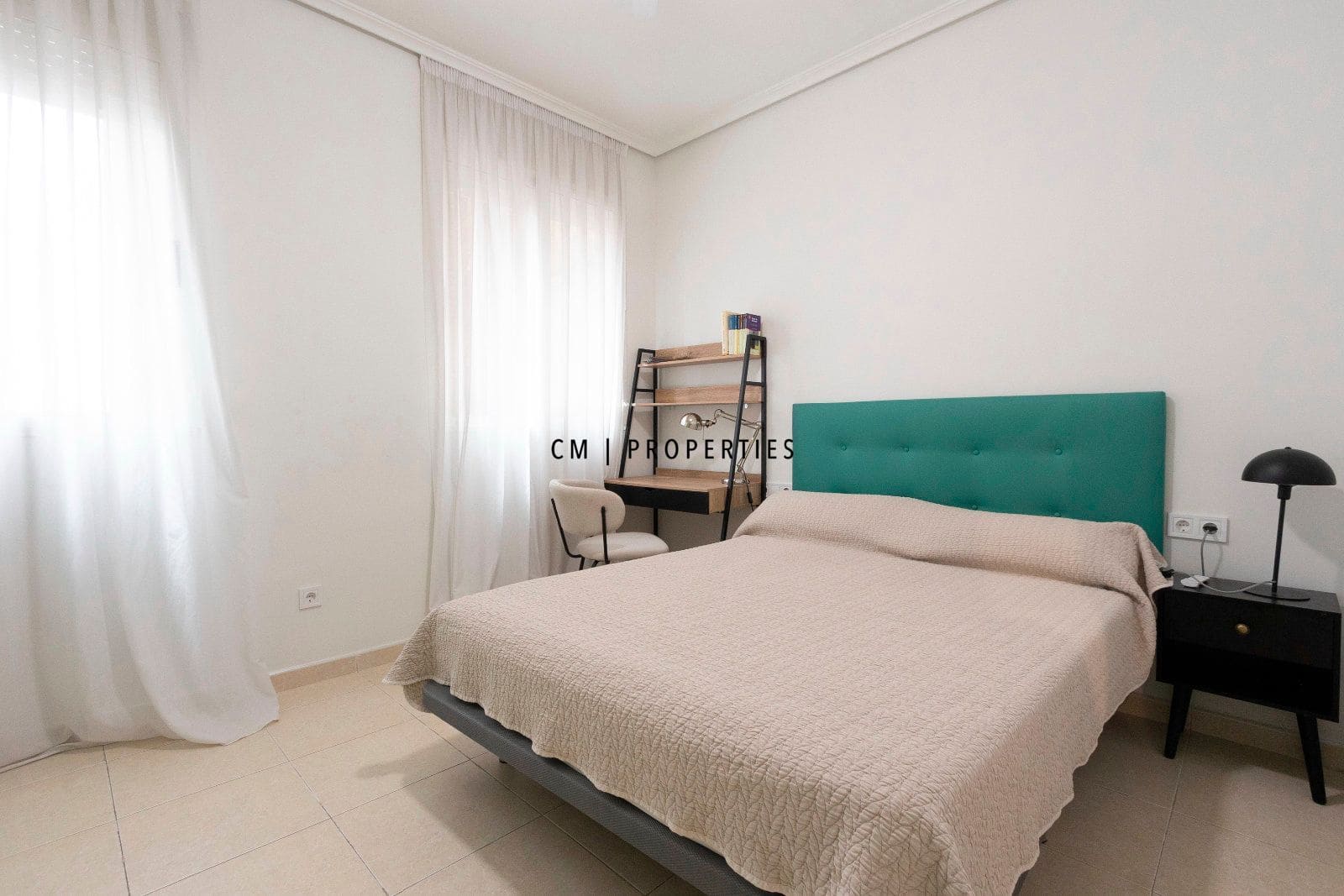 Piso de 2 habitaciones en València ciudad en alquiler - 1.900 € (Ref: 9596536)