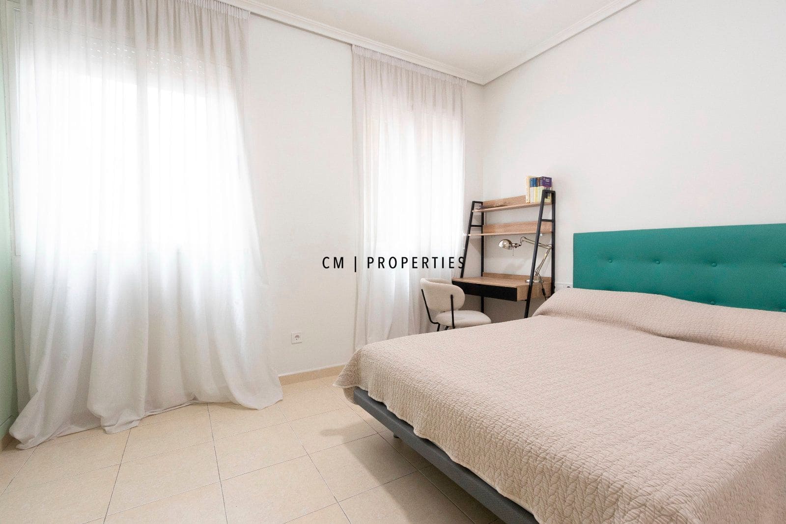 Piso de 2 habitaciones en València ciudad en alquiler - 1.900 € (Ref: 9596536)