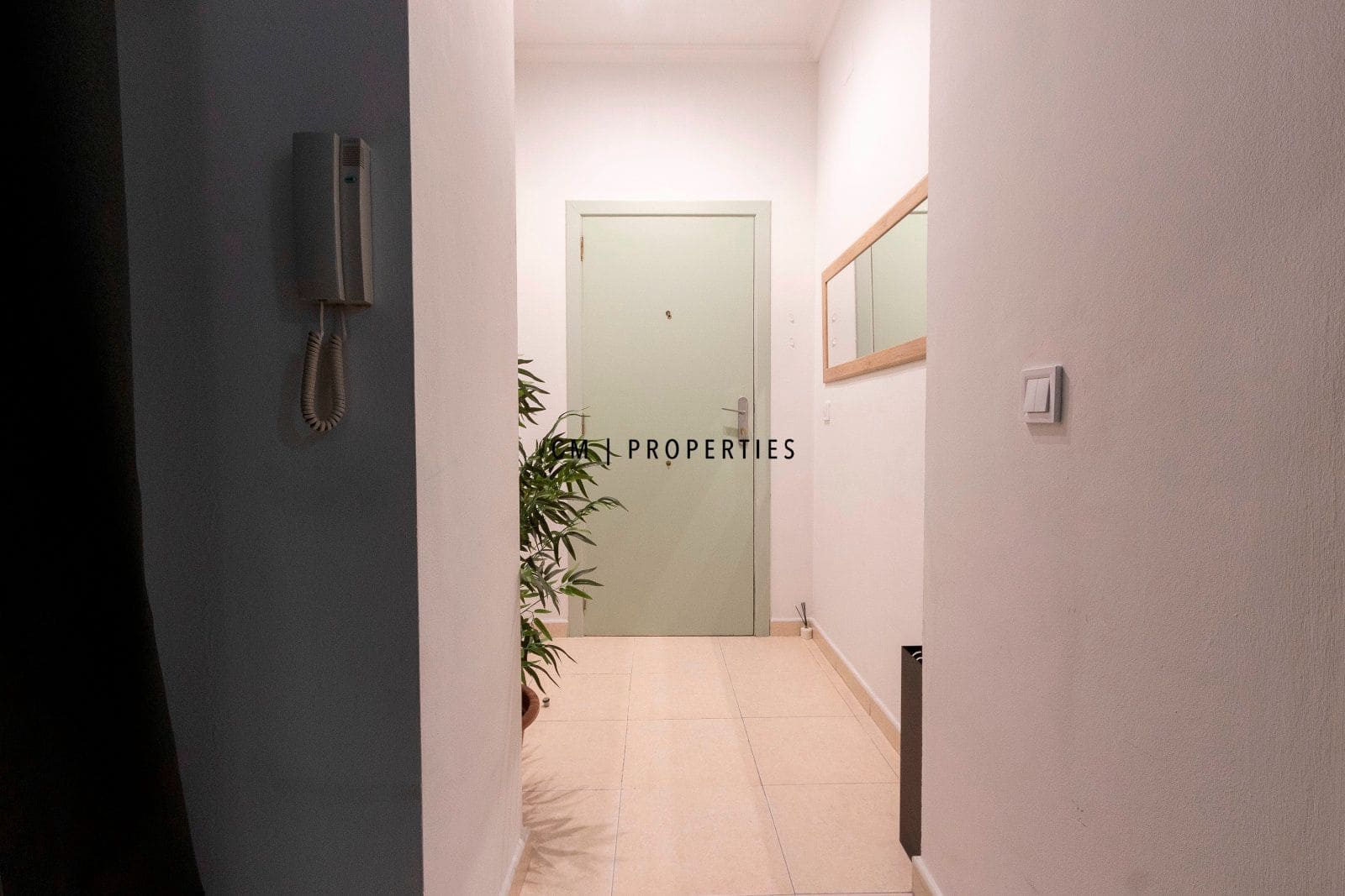 Piso de 2 habitaciones en València ciudad en alquiler - 1.900 € (Ref: 9596536)