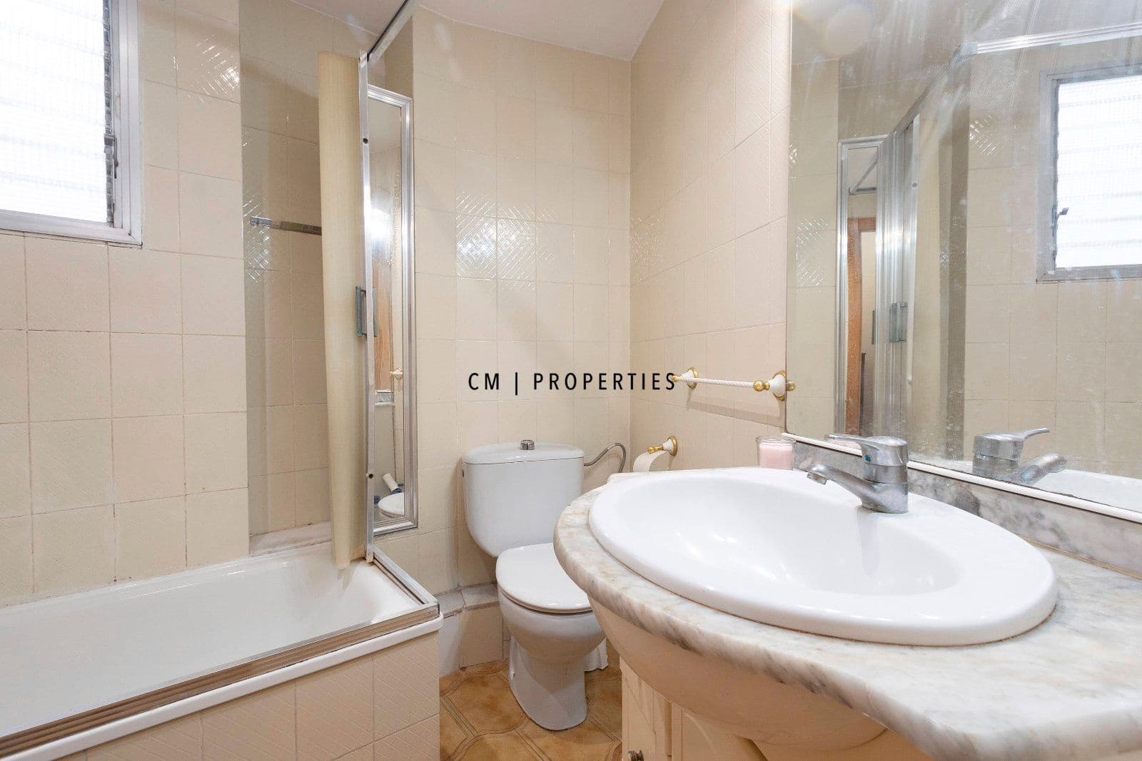 Piso de 3 habitaciones en València ciudad en venta - 208.500 € (Ref: 9598110)