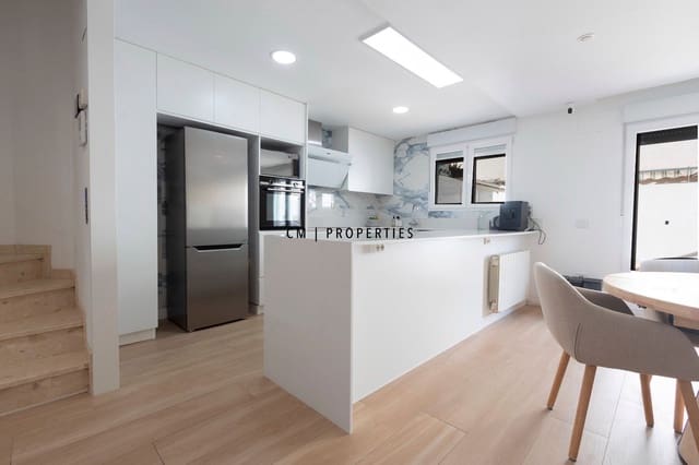 4 makuuhuone Omakotitalo myytävänä paikassa Picanya mukana 
autotalli - 485 000 € (Ref: 9603017)