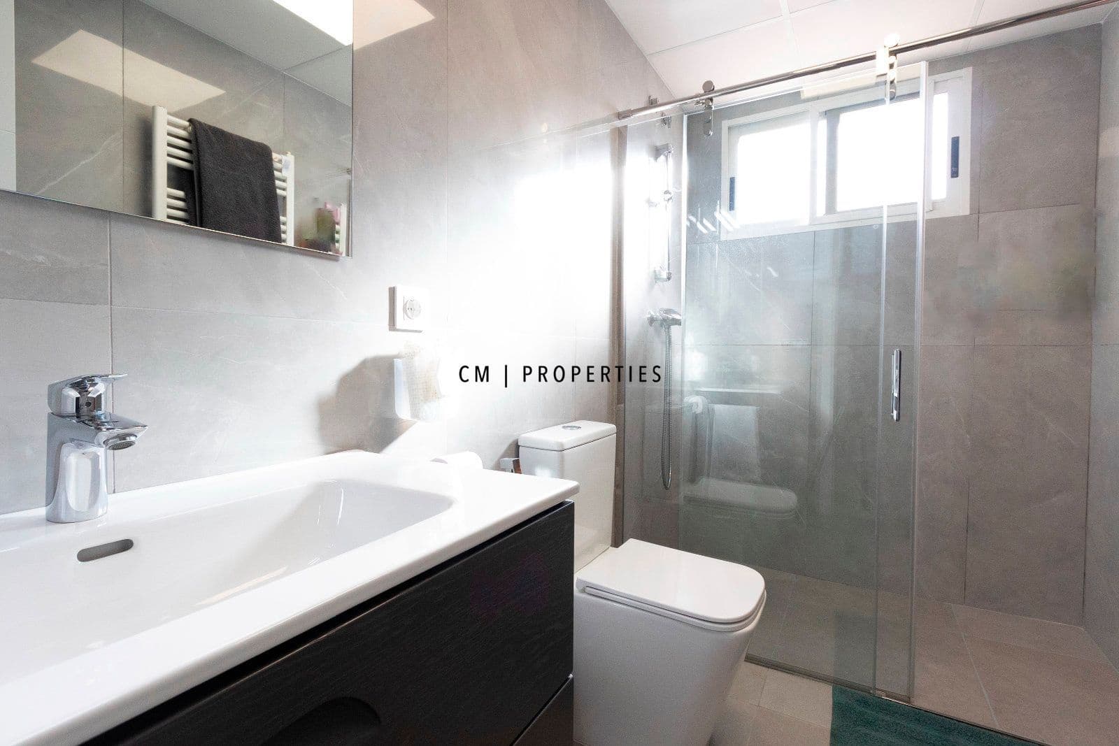 4 makuuhuone Omakotitalo myytävänä paikassa Picanya mukana 
autotalli - 485 000 € (Ref: 9603017)