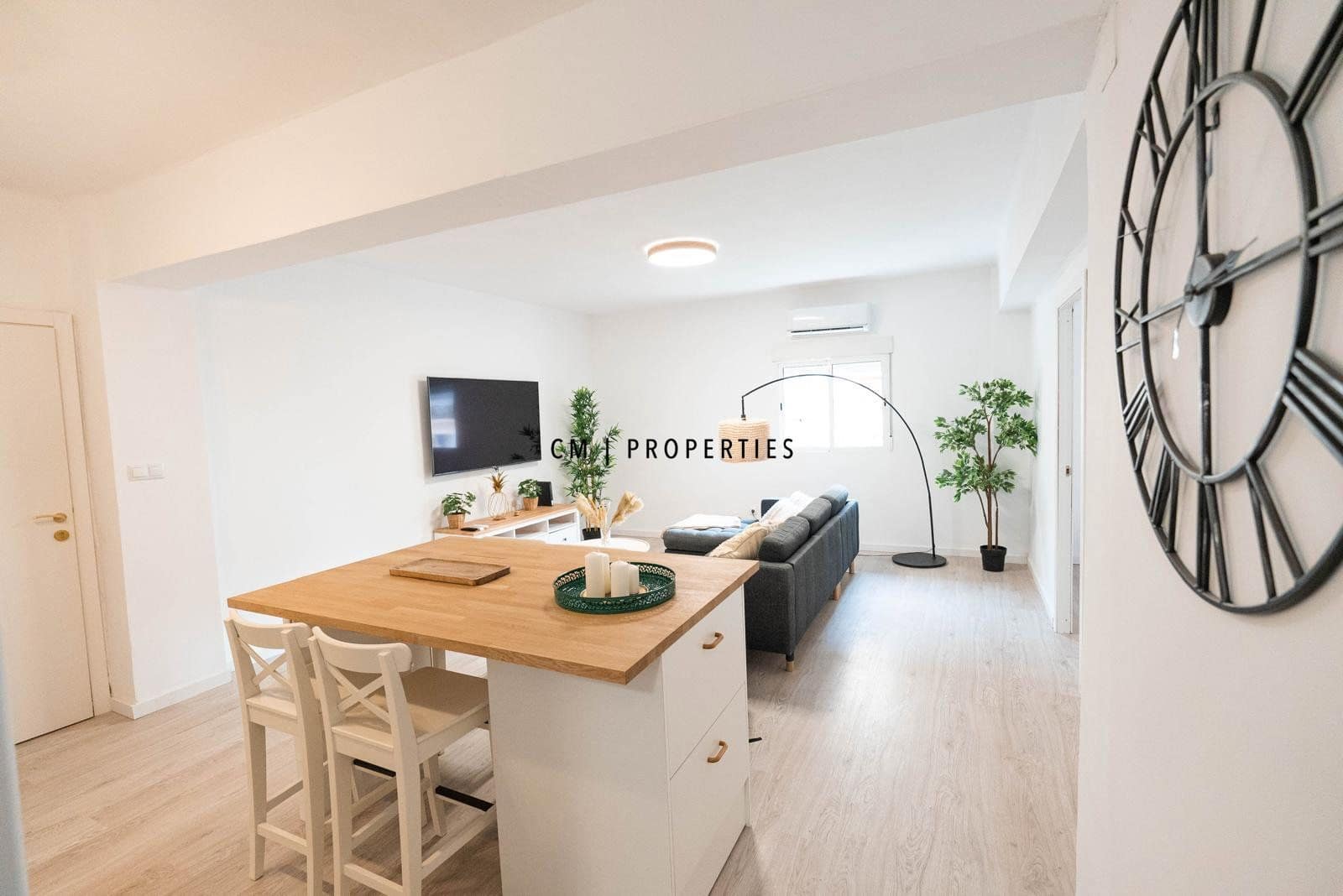 4 bedroom Flat for sale in Valencia city - € 352,500 (Ref: 9603342)