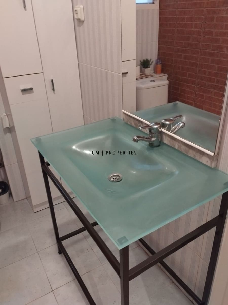 2 bedroom Flat for sale in Valencia city - € 225,000 (Ref: 9606370)