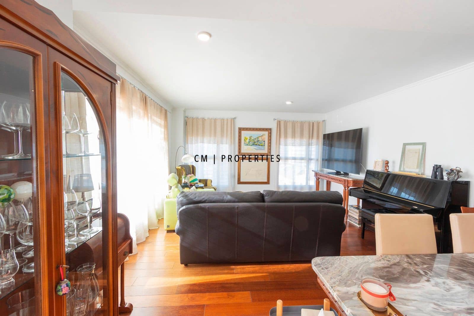 2 bedroom Flat for sale in Valencia city with pool garage - € 820,000 (Ref: 9606371)