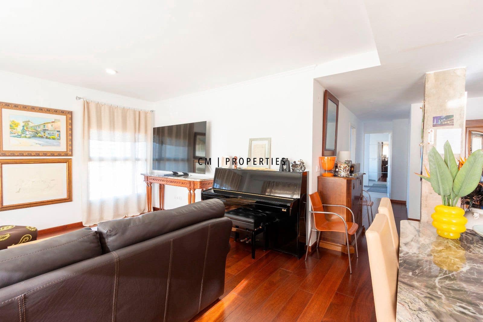 2 bedroom Flat for sale in Valencia city with pool garage - € 820,000 (Ref: 9606371)