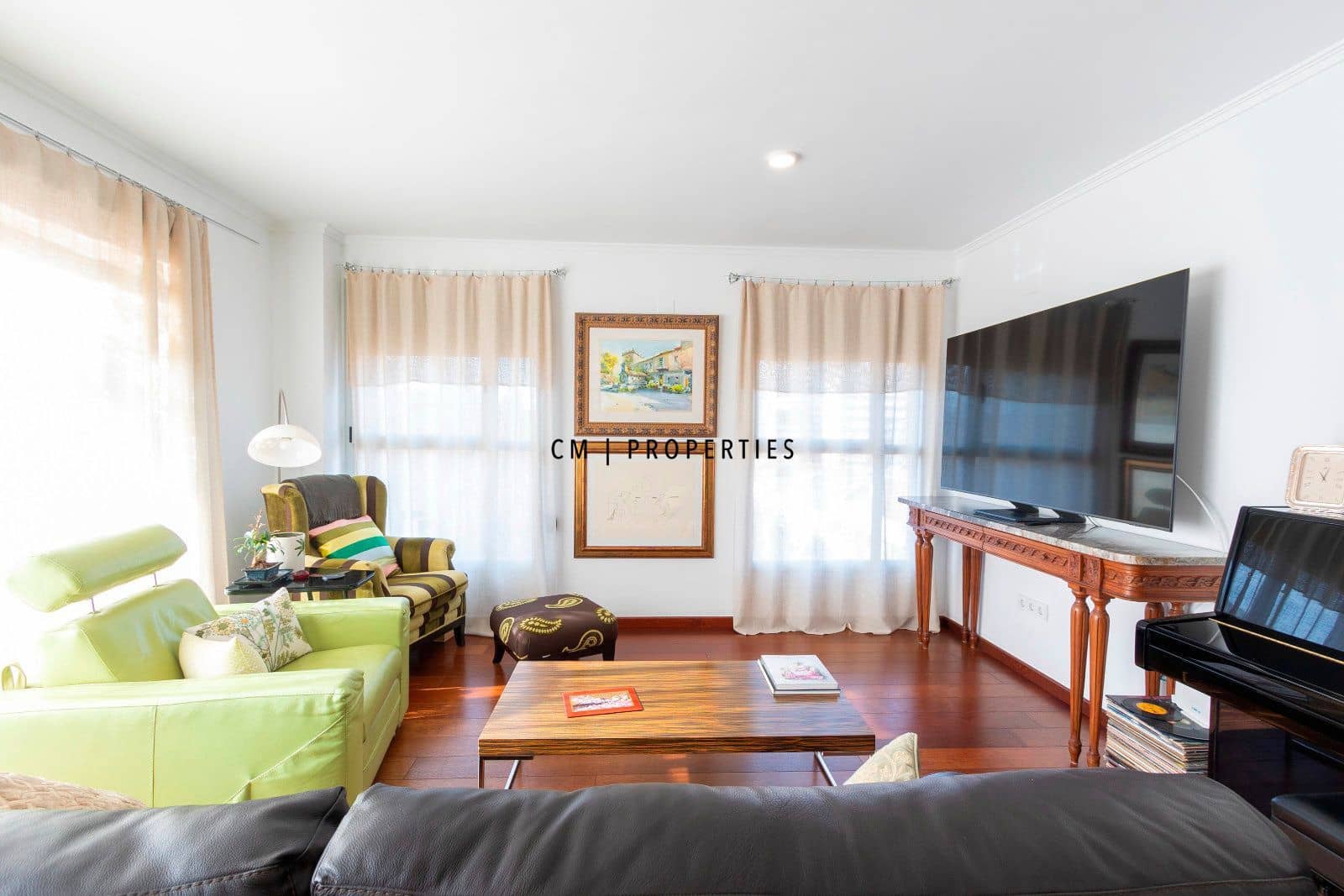 2 bedroom Flat for sale in Valencia city with pool garage - € 820,000 (Ref: 9606371)