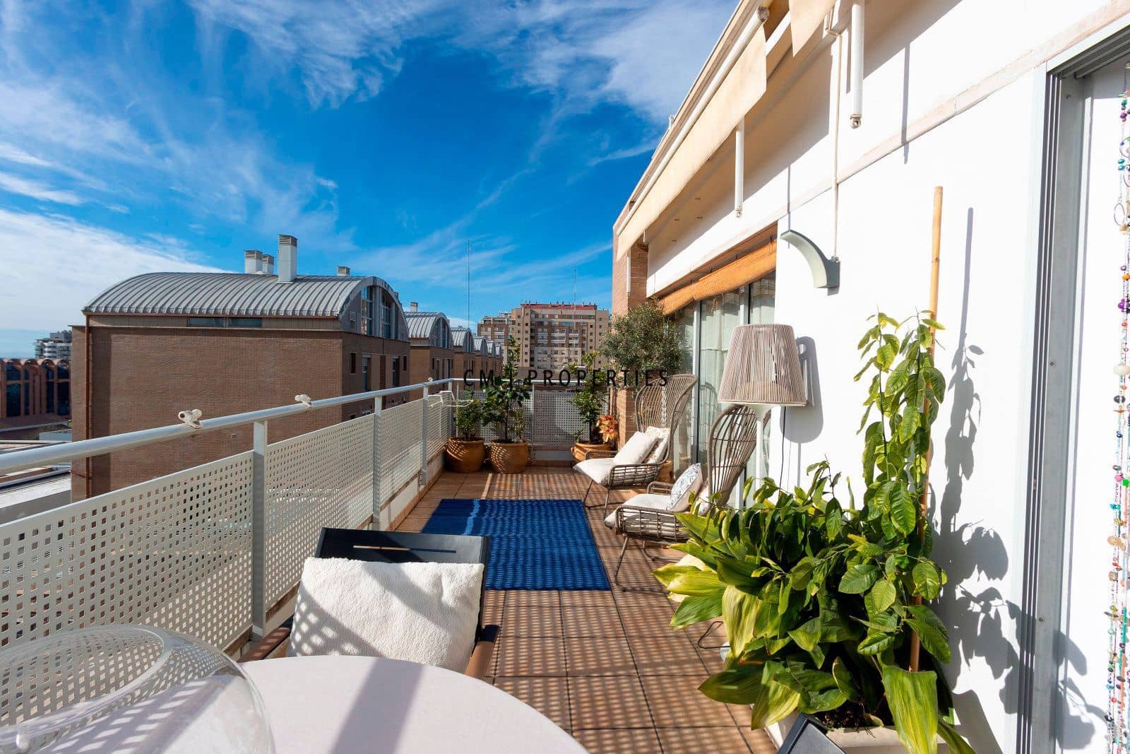 2 bedroom Flat for sale in Valencia city with pool garage - € 820,000 (Ref: 9606371)