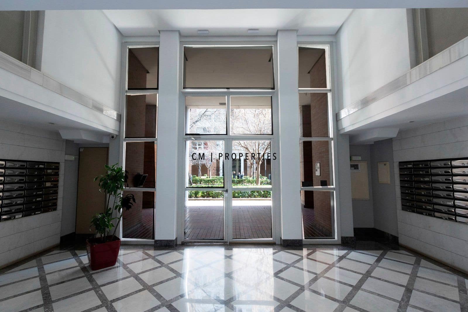 2 bedroom Flat for sale in Valencia city with pool garage - € 820,000 (Ref: 9606371)