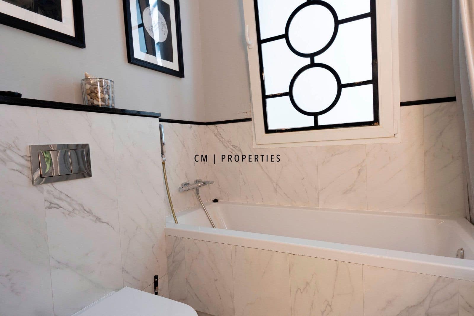 Appartement de 4 chambres à louer à Valence ville - 2 900 € (Ref: 9606845)