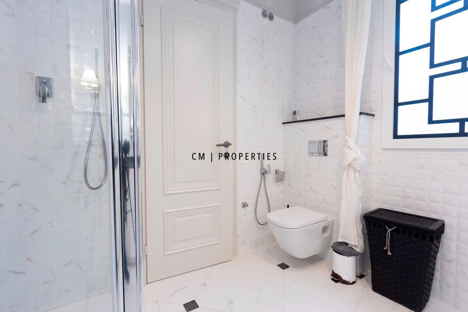 Appartement de 4 chambres à louer à Valence ville - 2 900 € (Ref: 9606845)