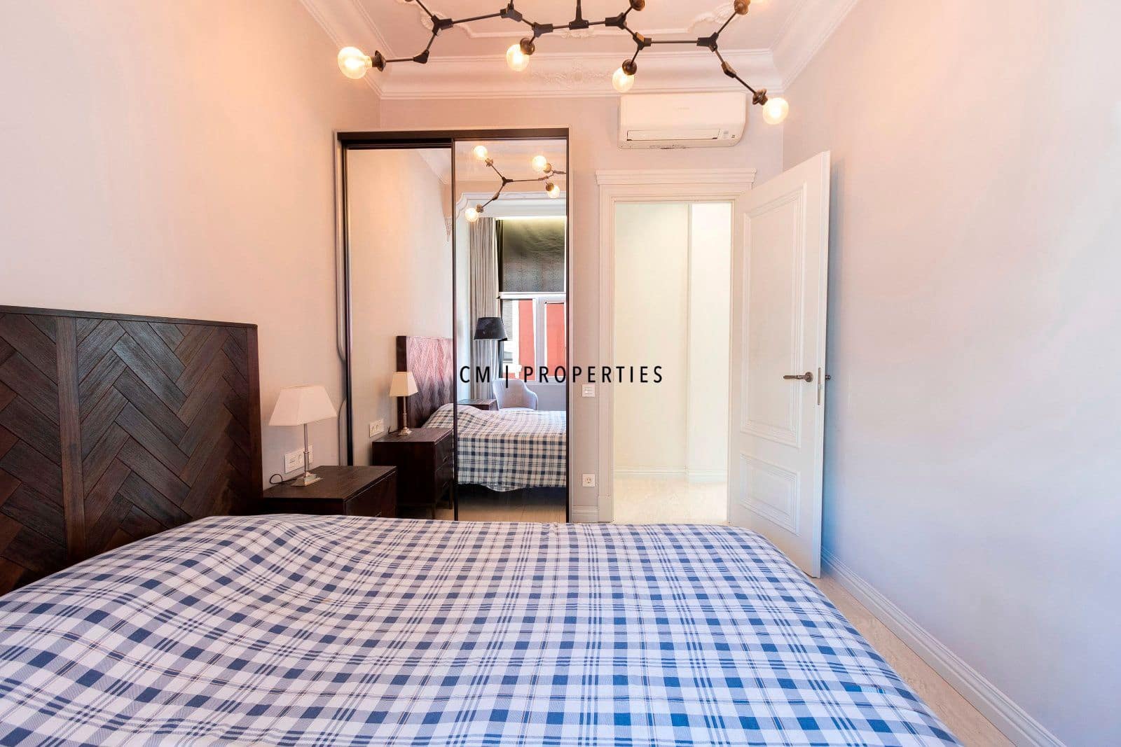 Appartement de 4 chambres à louer à Valence ville - 2 900 € (Ref: 9606845)