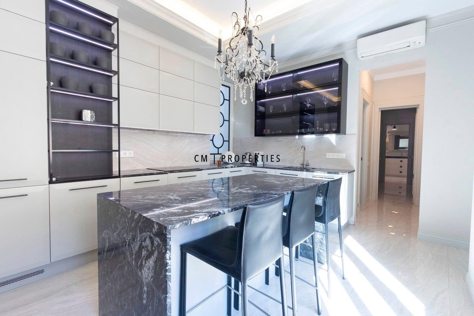 Appartement de 4 chambres à louer à Valence ville - 2 900 € (Ref: 9606845)