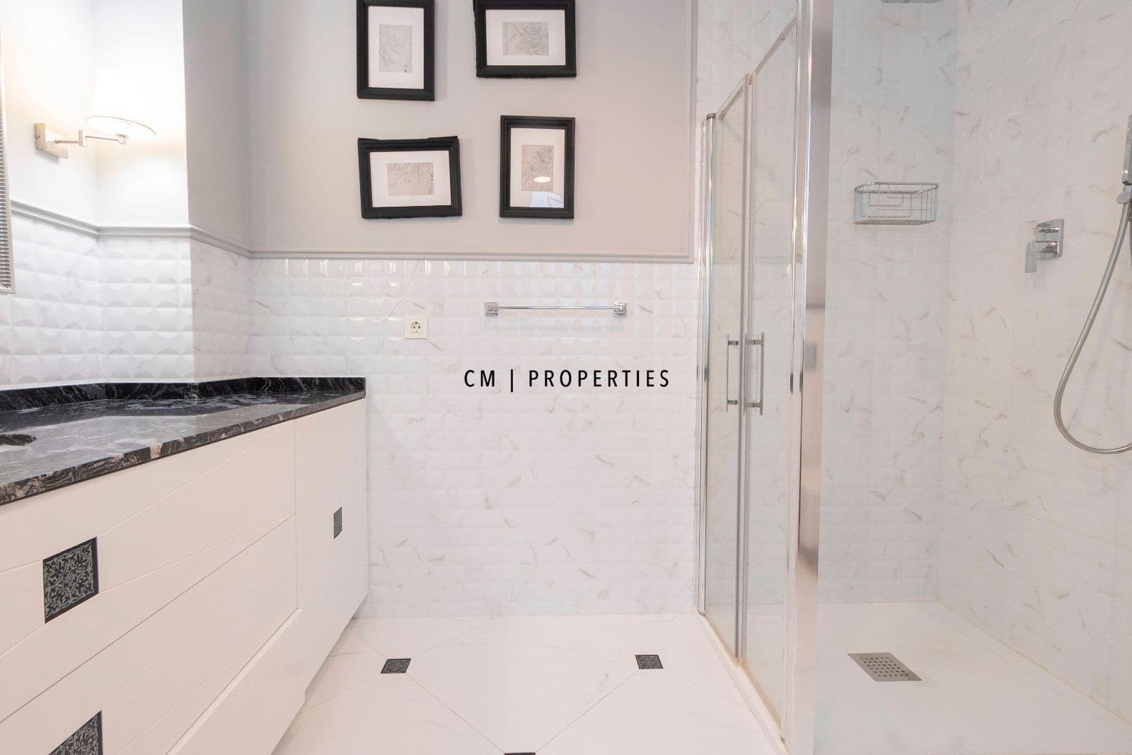 Appartement de 4 chambres à louer à Valence ville - 2 900 € (Ref: 9606845)