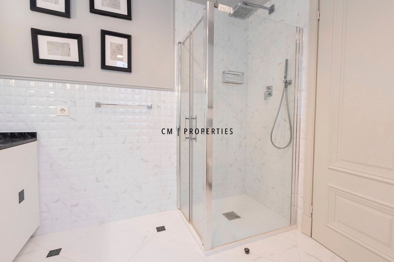 Appartement de 4 chambres à louer à Valence ville - 2 900 € (Ref: 9606845)