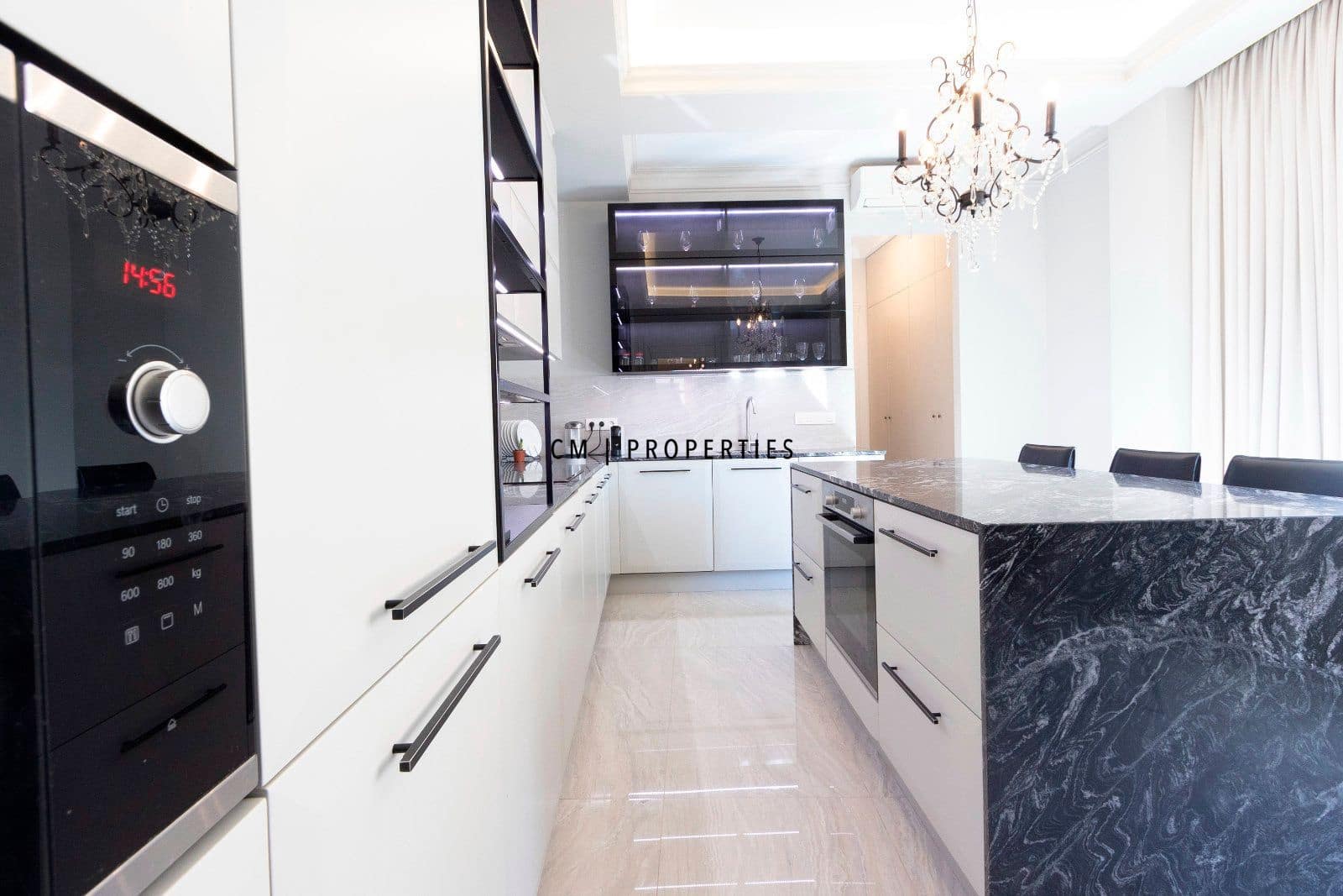 Appartement de 4 chambres à louer à Valence ville - 2 900 € (Ref: 9606845)