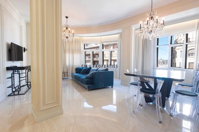 Appartement de 4 chambres à louer à Ciutat Vella, Valence ville - 2 900 € (Ref: 9606845)