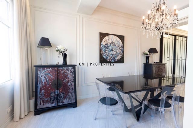 Appartement de 4 chambres à louer à Ciutat Vella, Valence ville - 2 900 € (Ref: 9606845)