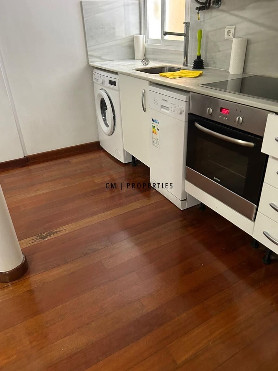 1 quarto Apartamento para arrendar em Valencia cidade - 1 100 € (Ref: 9606988)