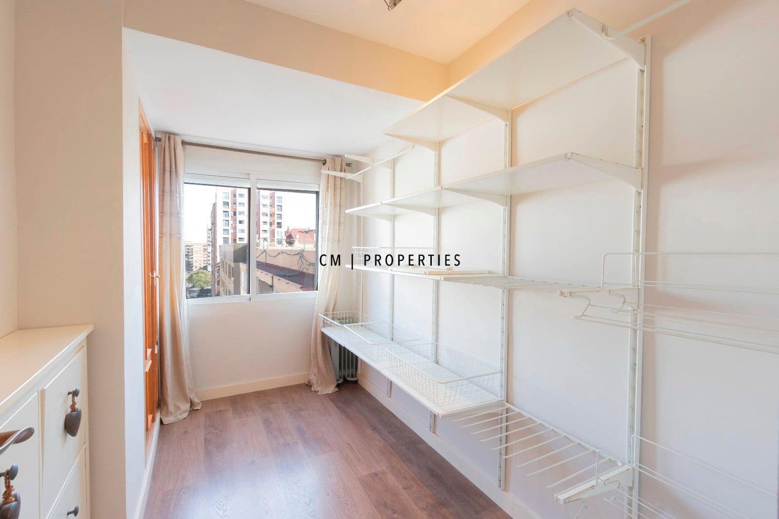 3 sovrum Lägenhet att hyra i Valencia stad - 1 400 € (Ref: 9606989)