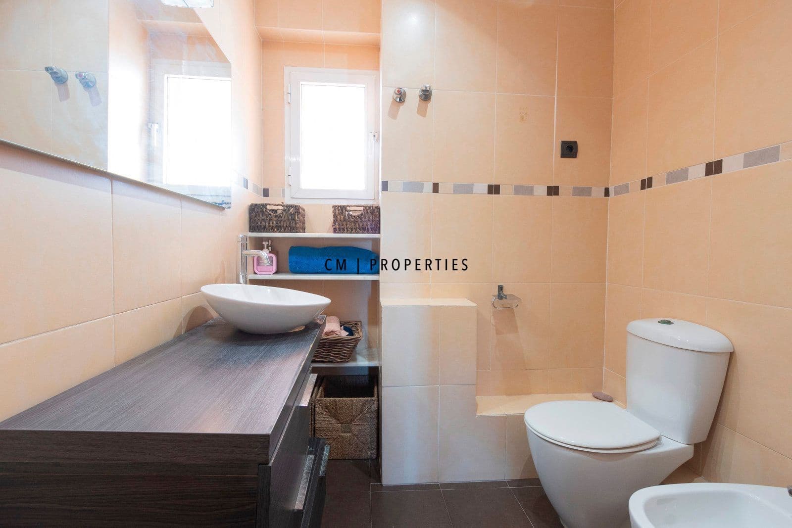 3 sovrum Lägenhet att hyra i Valencia stad - 1 400 € (Ref: 9606989)