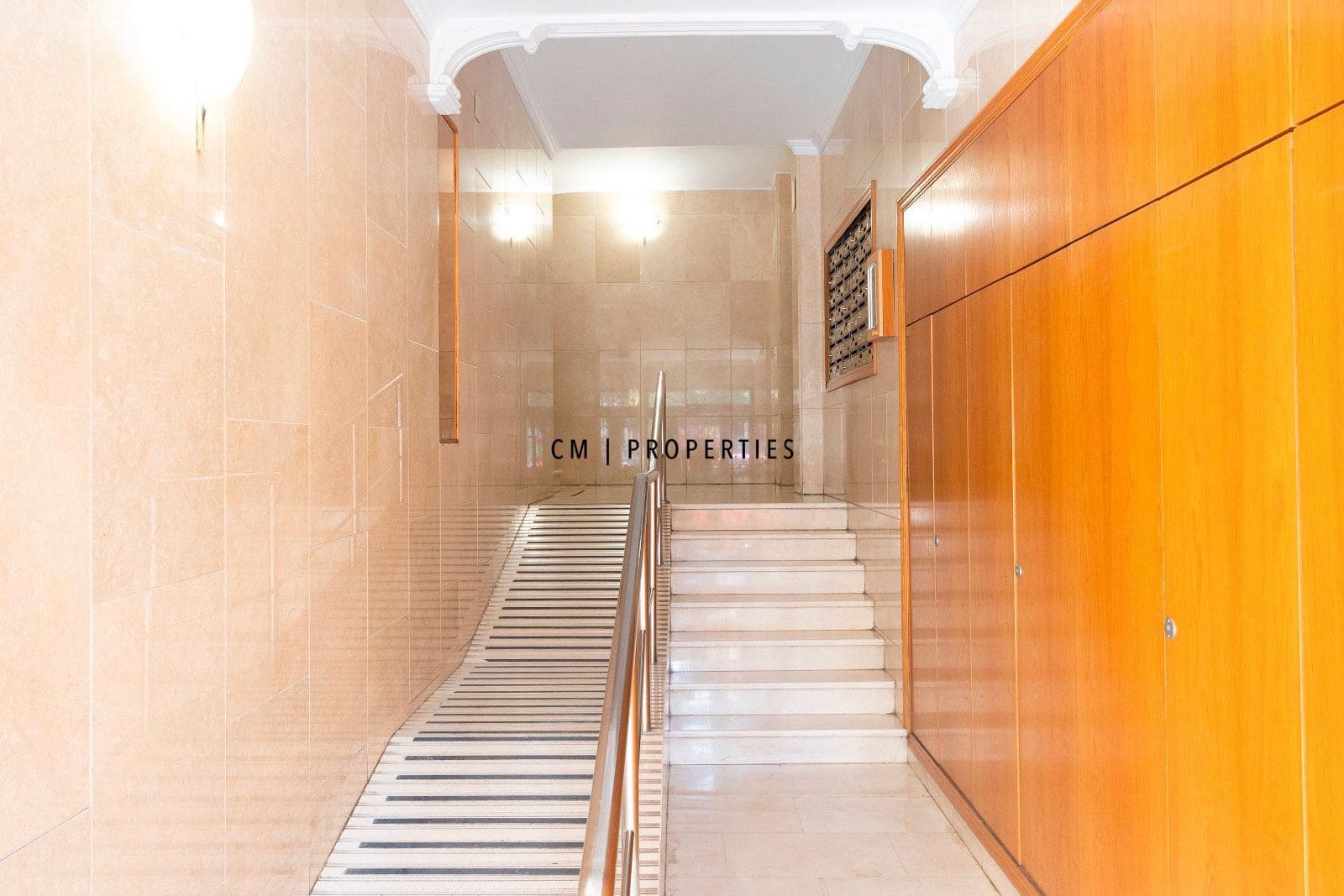 3 sovrum Lägenhet att hyra i Valencia stad - 1 400 € (Ref: 9606989)