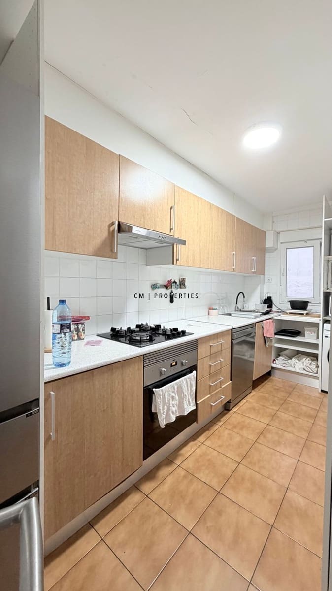 3 bedroom Flat for rent in Torrent - € 1,200 (Ref: 9609951)