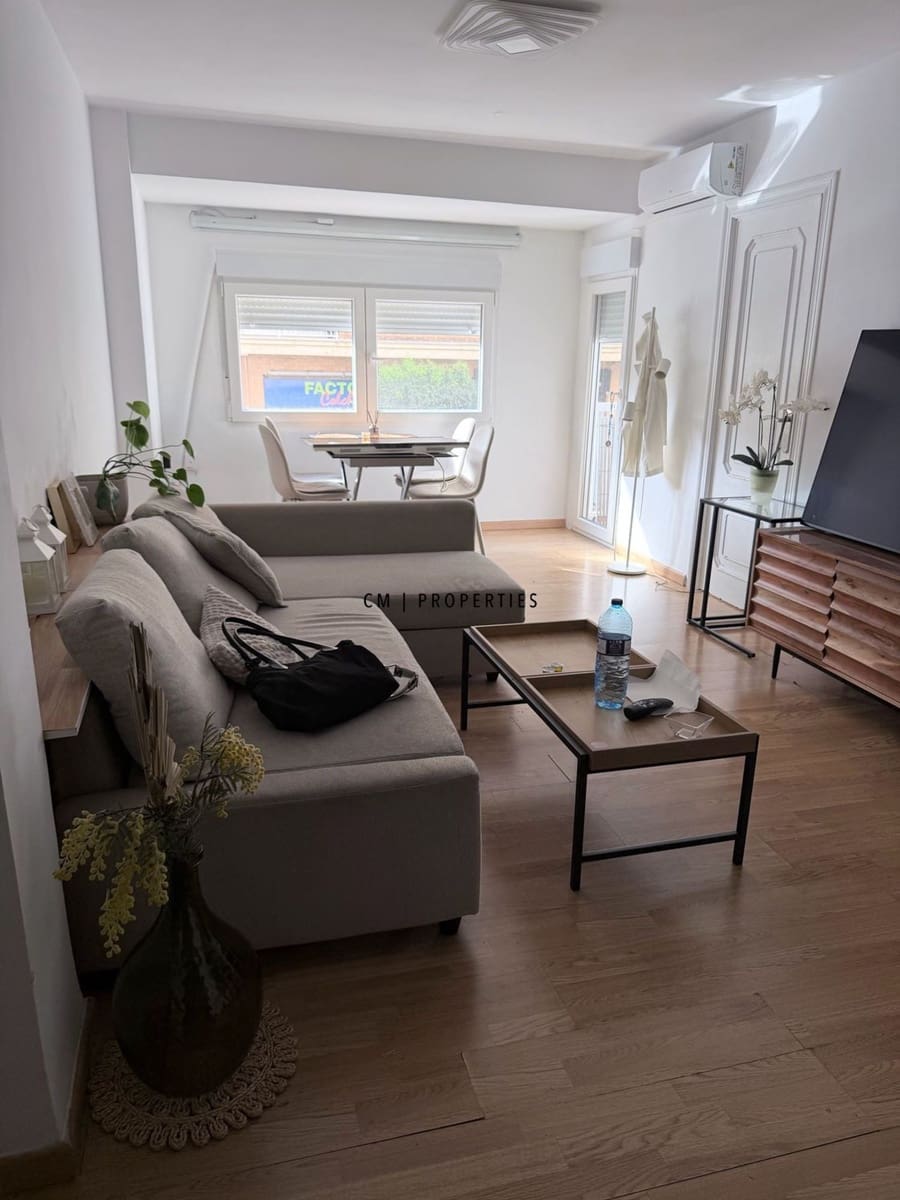 3 bedroom Flat for rent in Torrent - € 1,200 (Ref: 9609951)