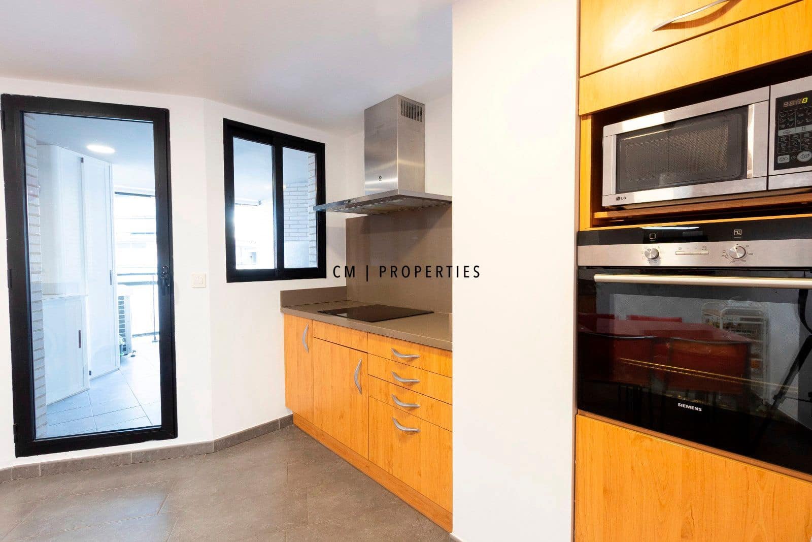 4 sypialnia Mieszkanie do wynajęcia w Sagunto / Sagunt z basenem garażem - 1 850 € (Ref: 9614078)