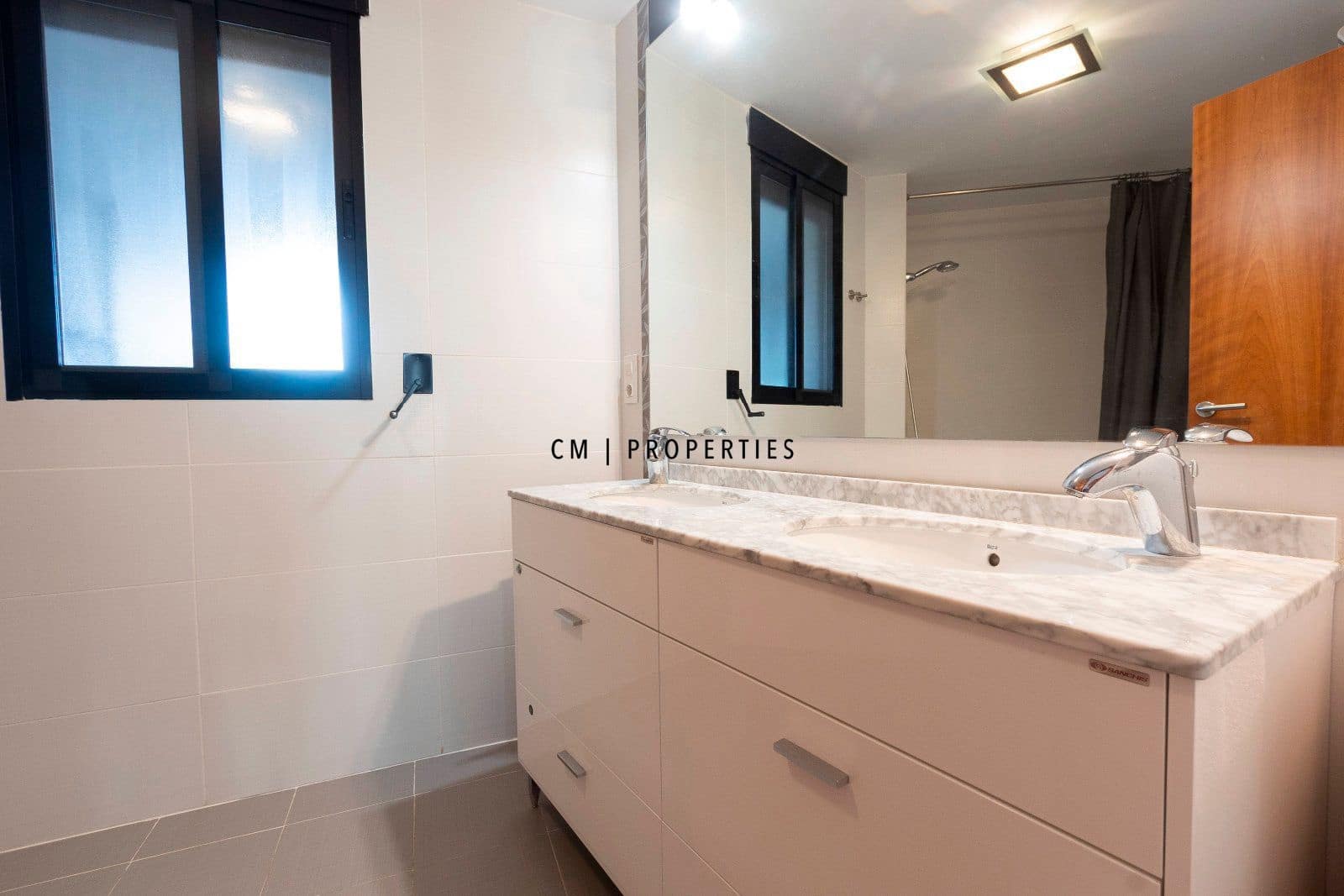 4 sypialnia Mieszkanie do wynajęcia w Sagunto / Sagunt z basenem garażem - 1 850 € (Ref: 9614078)