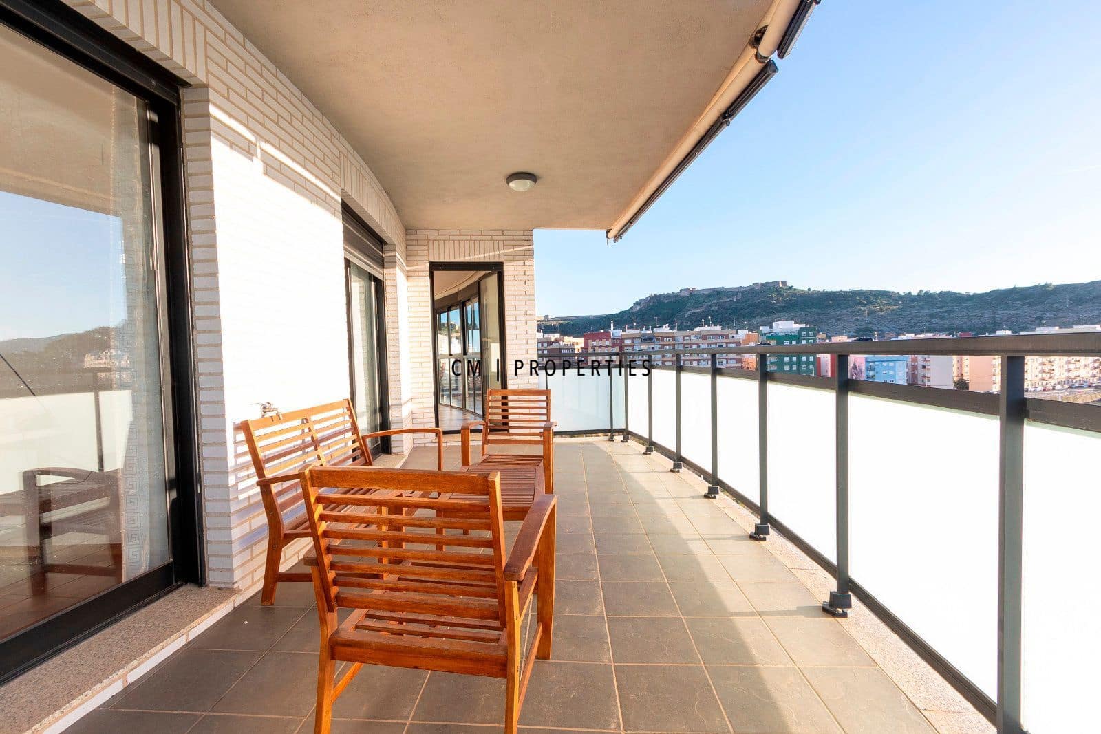 4 sypialnia Mieszkanie do wynajęcia w Sagunto / Sagunt z basenem garażem - 1 850 € (Ref: 9614078)