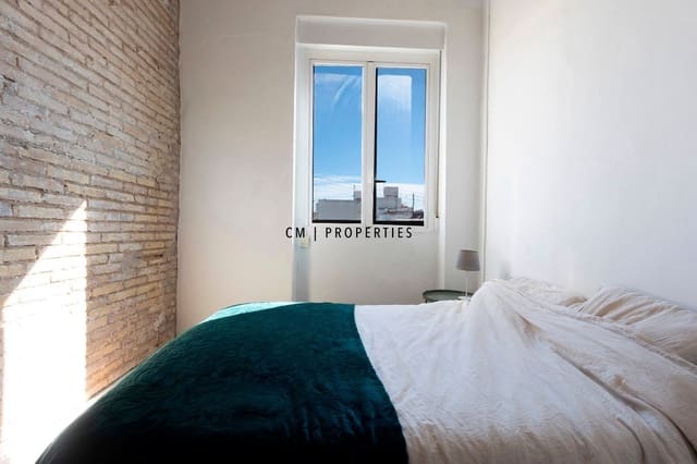 2 soveværelse Penthouse til leje i L'Eixample, Valencia by - € 1.250 (Ref: 9614079)