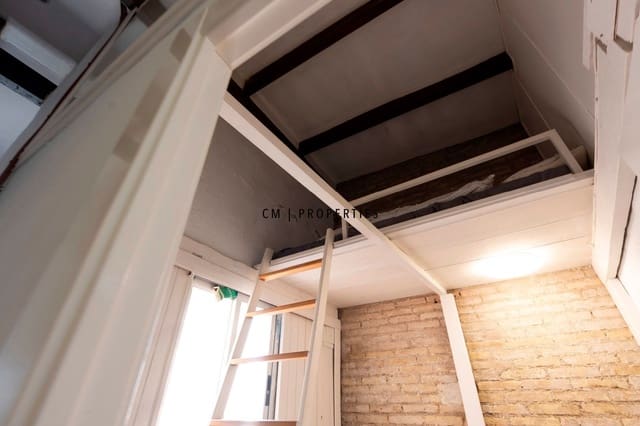 2 soveværelse Penthouse til leje i L'Eixample, Valencia by - € 1.250 (Ref: 9614079)