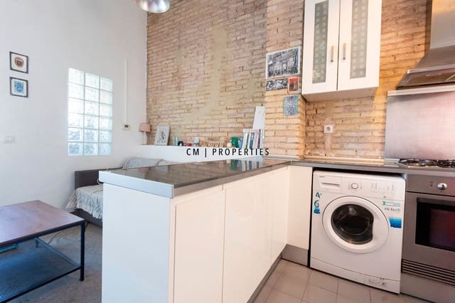 2 soveværelse Penthouse til leje i L'Eixample, Valencia by - € 1.250 (Ref: 9614079)