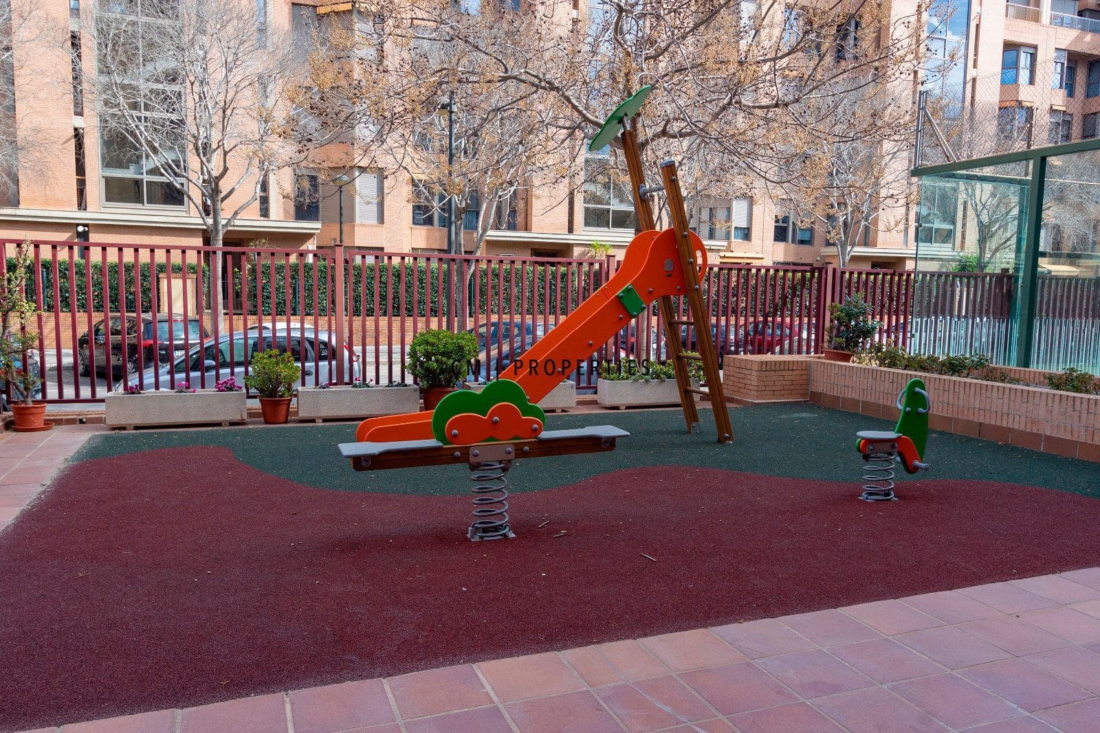 4 sypialnia Mieszkanie na sprzedaż w Miasto Walencja z basenem garażem - 599 000 € (Ref: 9618801)