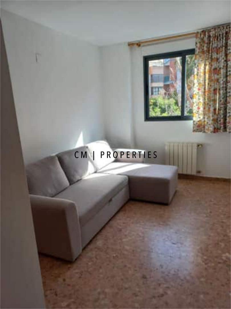 3 bedroom Penthouse for rent in Valencia city - € 1,250 (Ref: 9619809)