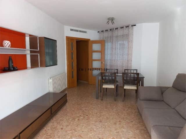 3 bedroom Penthouse for rent in Valencia city - € 1,250 (Ref: 9619809)