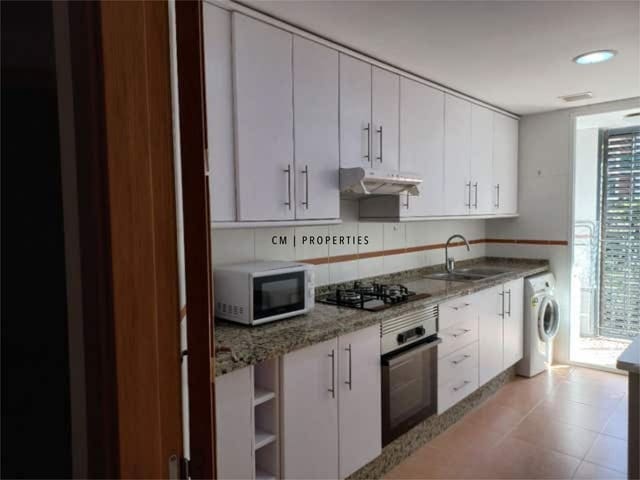 3 bedroom Penthouse for rent in Valencia city - € 1,250 (Ref: 9619809)