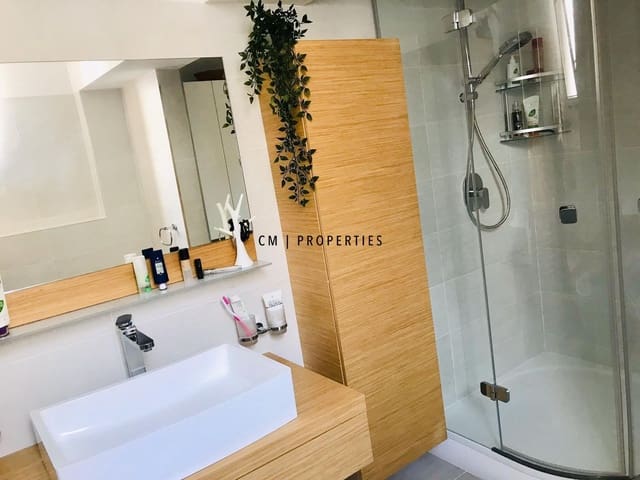 2 soveværelse Penthouse til leje i Valencia by - € 1.650 (Ref: 9622936)