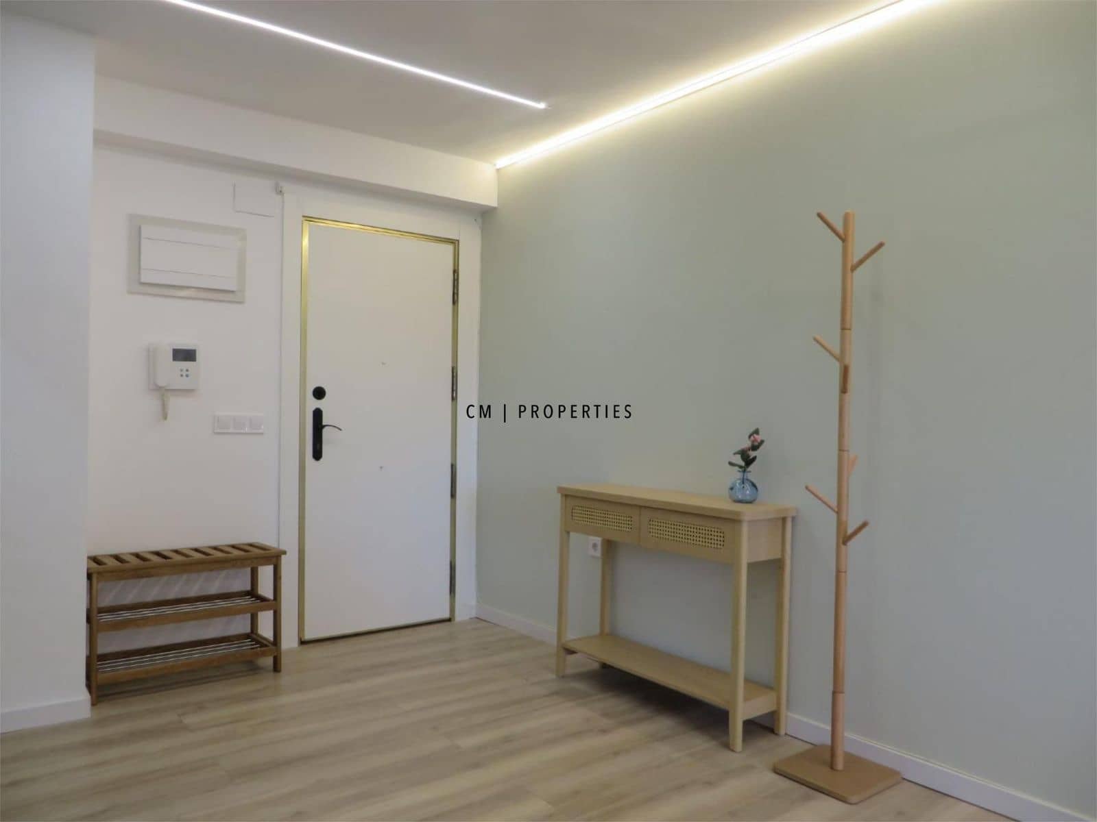 2 bedroom Penthouse for rent in Valencia city - € 1,850 (Ref: 9622937)