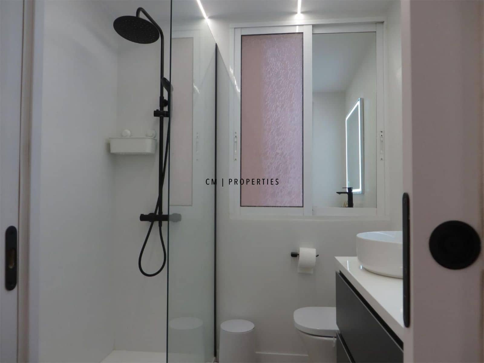 2 bedroom Penthouse for rent in Valencia city - € 1,850 (Ref: 9622937)