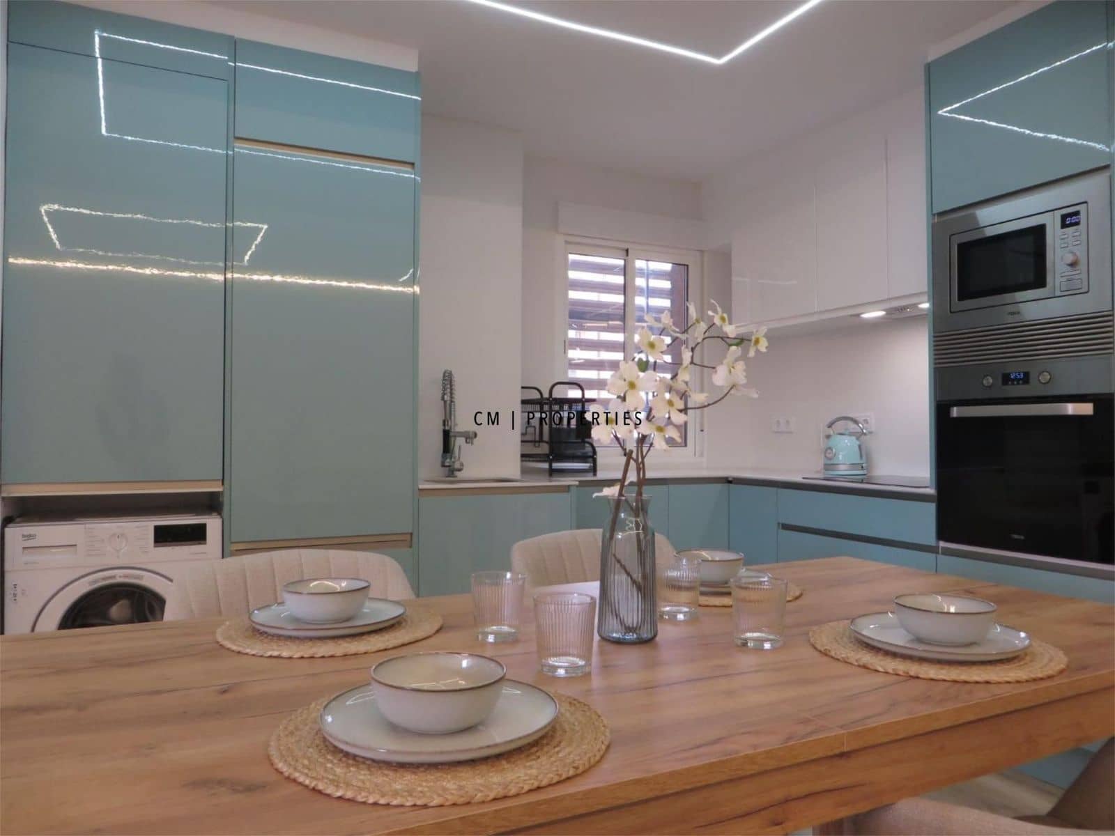 2 bedroom Penthouse for rent in Valencia city - € 1,850 (Ref: 9622937)