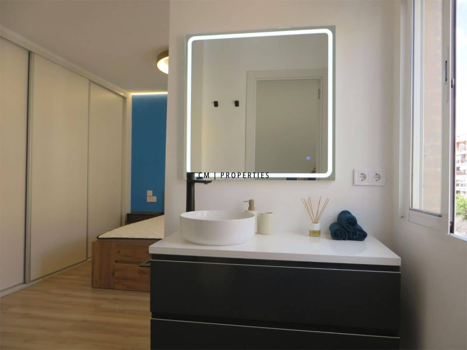 2 bedroom Penthouse for rent in Valencia city - € 1,850 (Ref: 9622937)